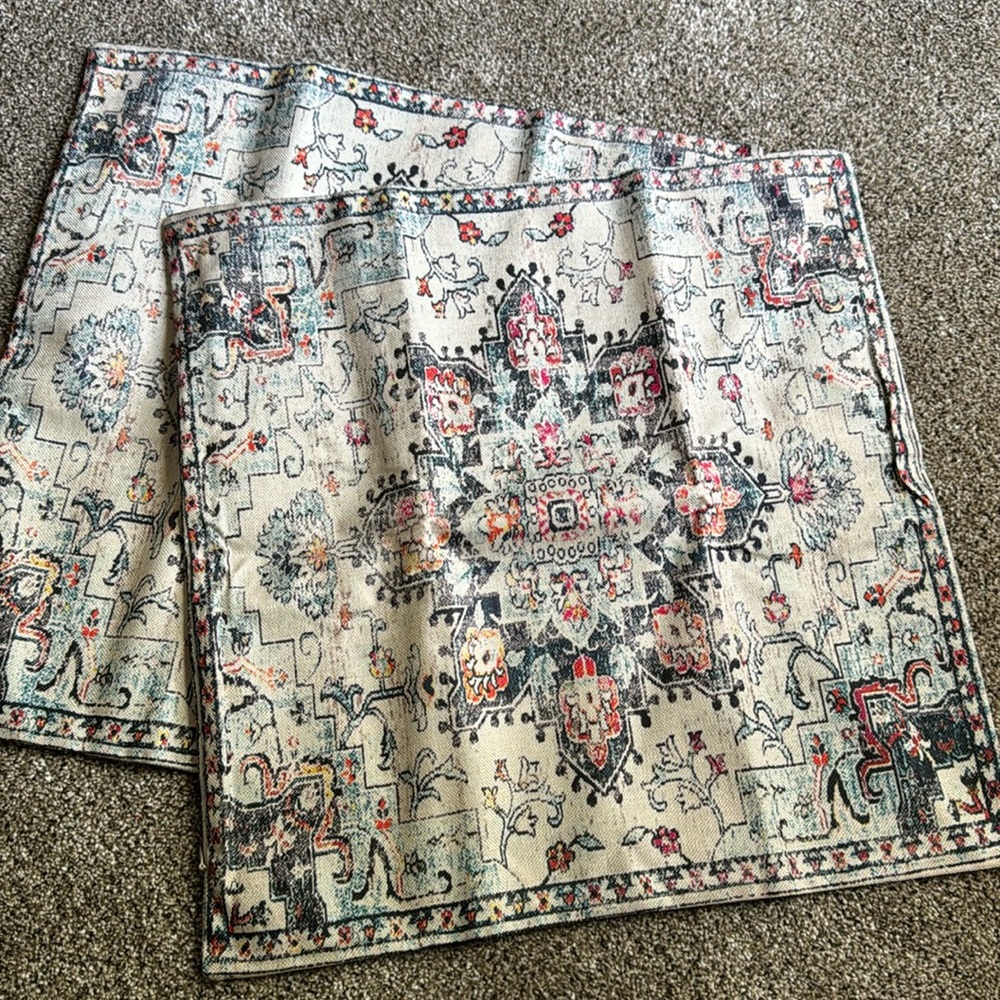New Vintage style Throw Pillow Cases 2 sets 18”x18”